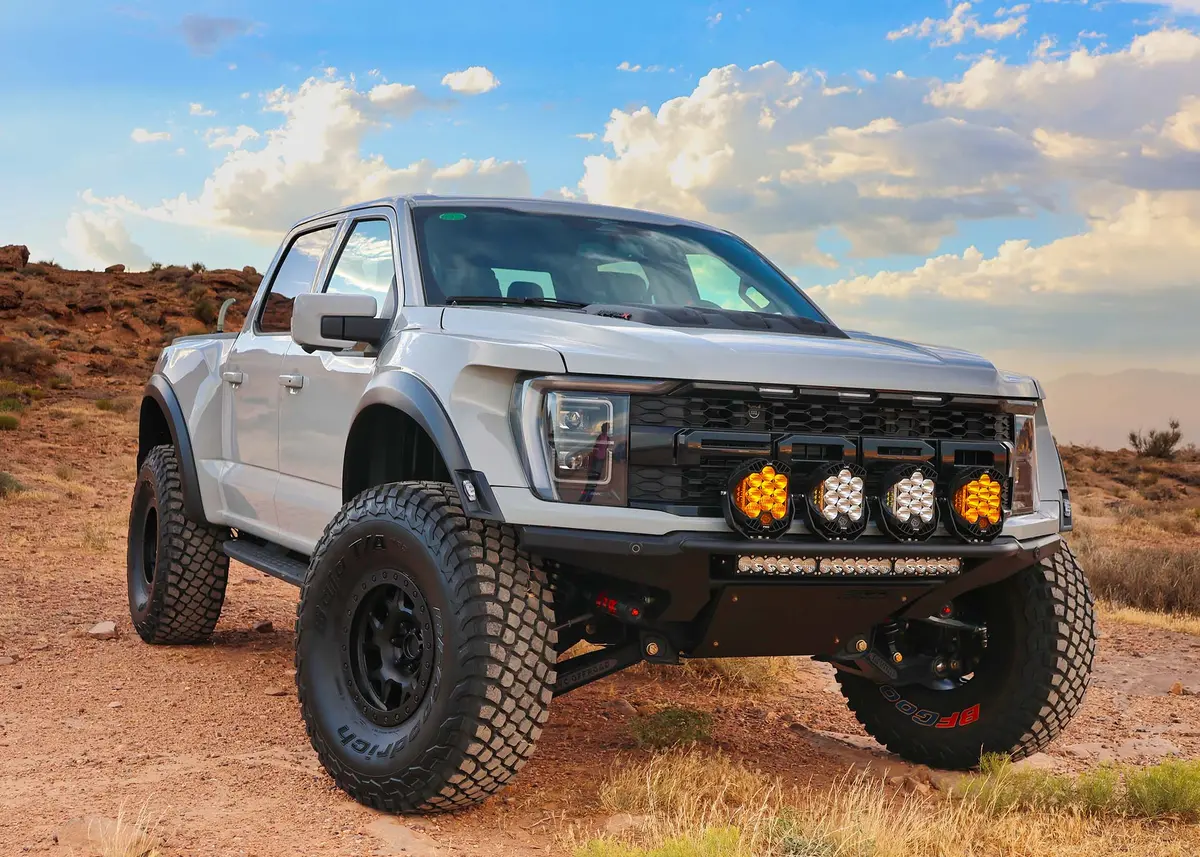 2021+ Ford Raptor/ Raptor R Svc Offroad Mojave Frame Cut Bumper / With Svc Offroad Heat Exchanger Included 1