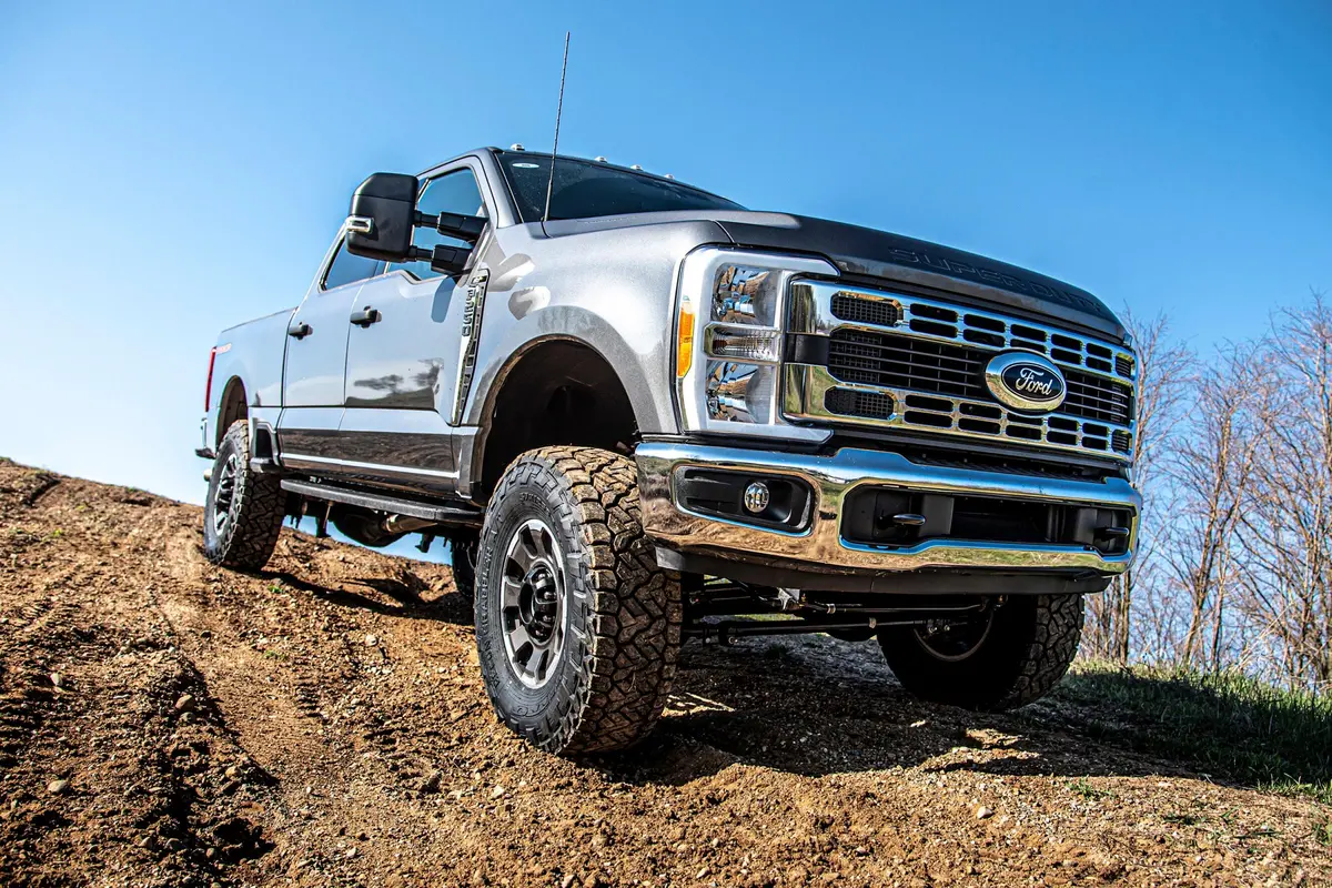 5 Inch Lift Kit W/ Radius Arm Ford F250/F350 Super Duty 23-24 4Wd Gas Leaf Springs Fox 2.5 Performance 1