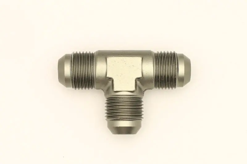 Deatschwerks 8An Male Flare Tee Fitting – Dual 8An Inlet/Outlet 1